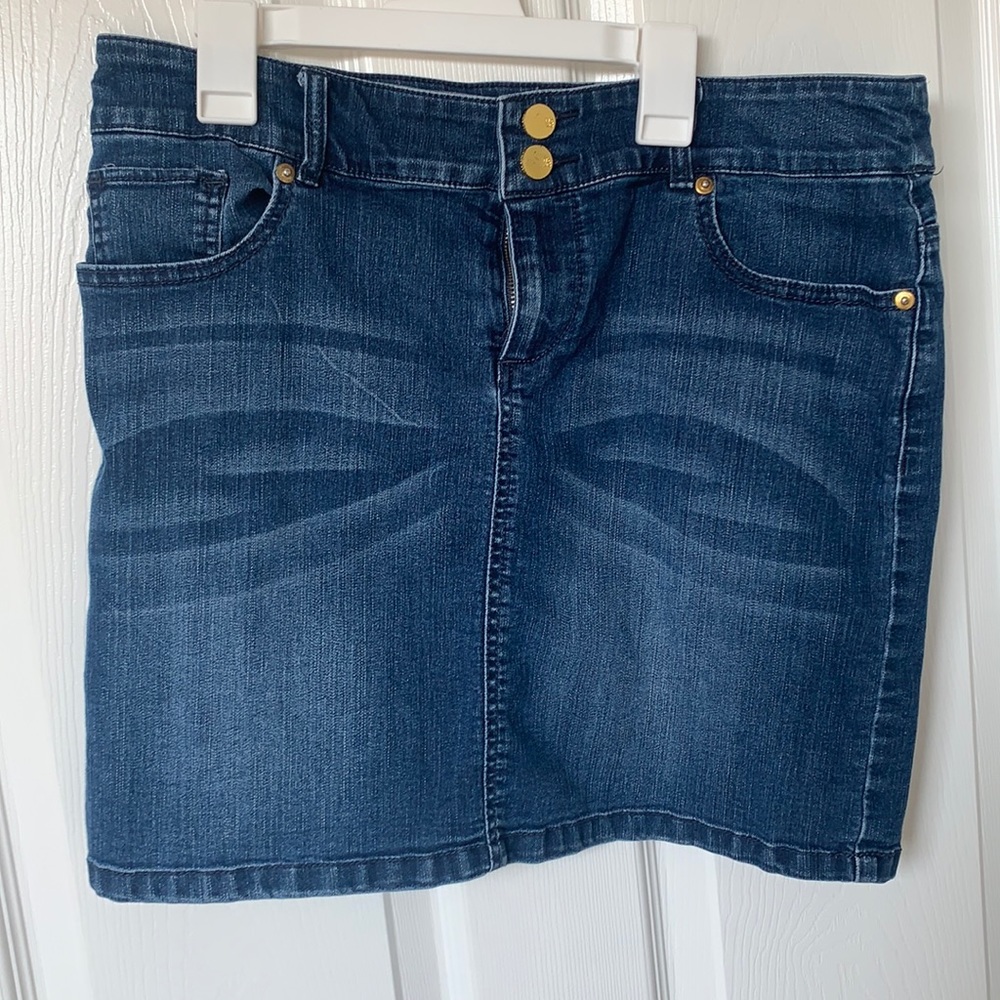 NY&CO denim skit